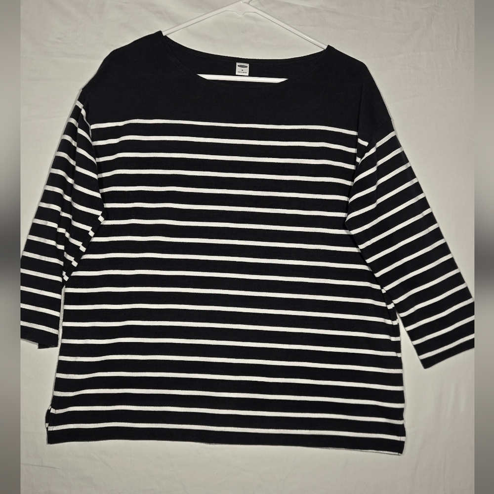 Navy and White Striped Women's Boatneck 3/4 Sleeve Top Old Navy EUC
